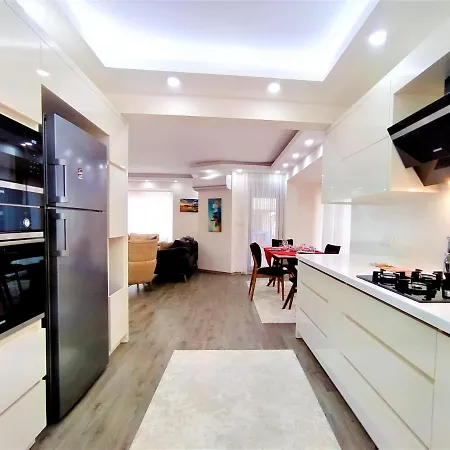 Villa Triplex With Sauna Near Airport In *