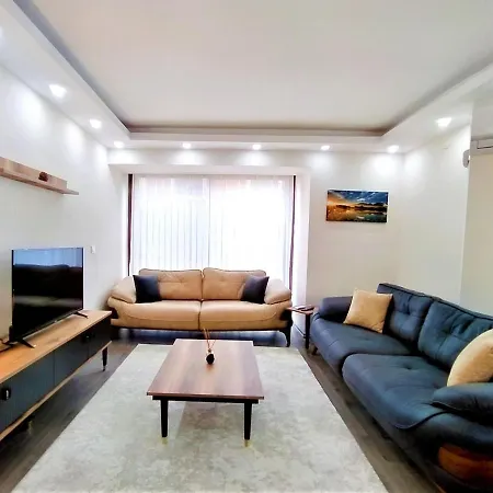 Triplex With Sauna Near Airport In 빌라 *