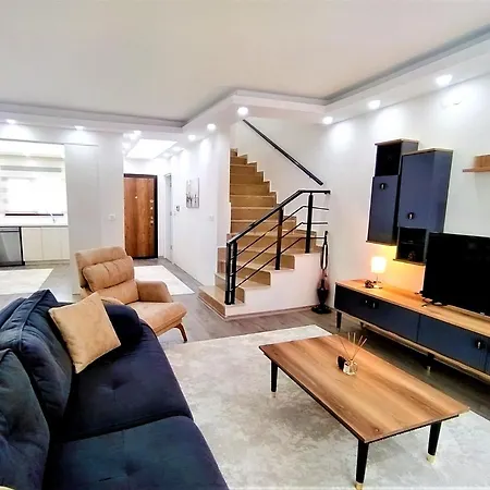 Triplex With Sauna Near Airport In *