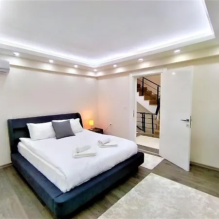 וילה Triplex With Sauna Near Airport In